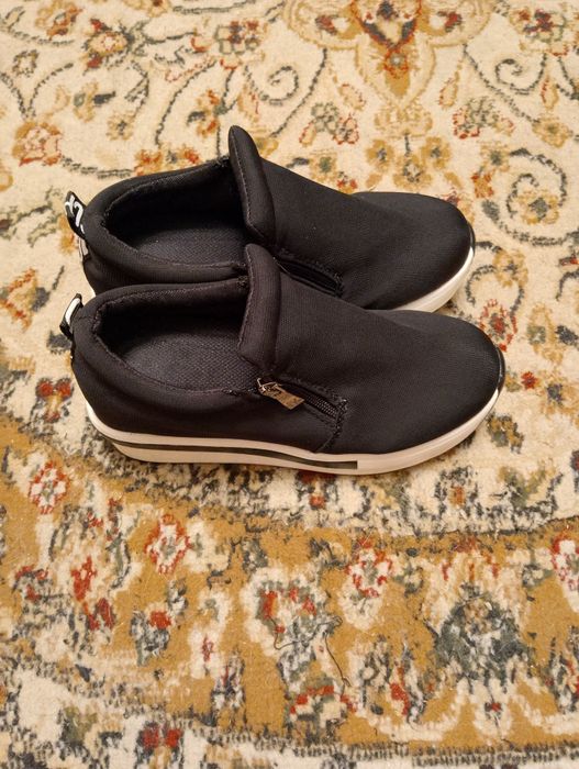 Продам ботинки женские