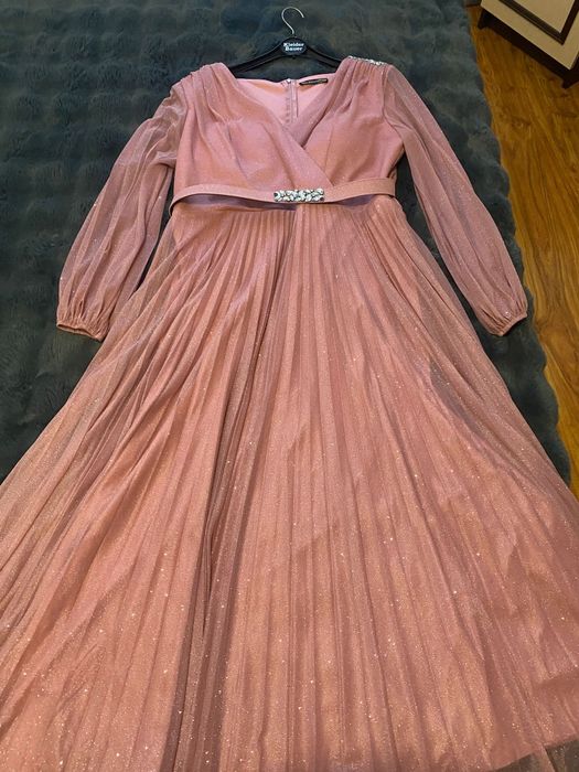 Vând rochie eleganta