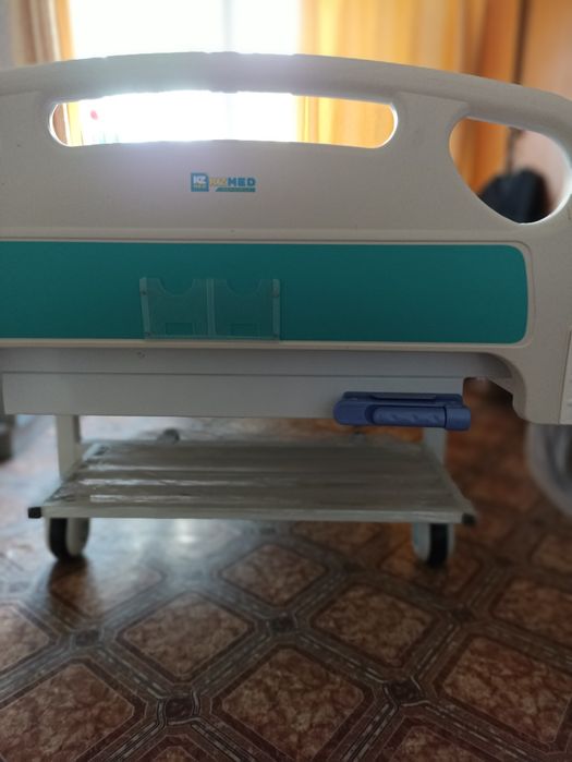 Кровать медицинская