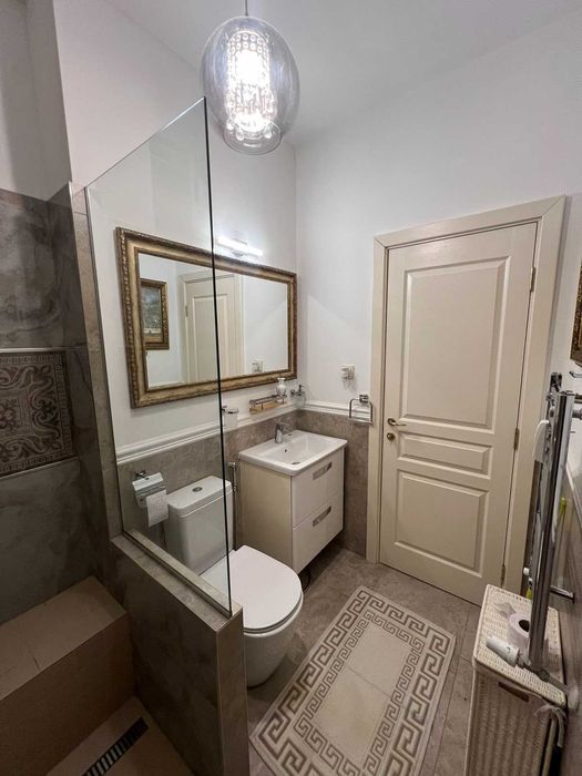 Дава се под наем Тристаен апартамент в София, Център - 115 кв.м за 999 € - Снимка #4