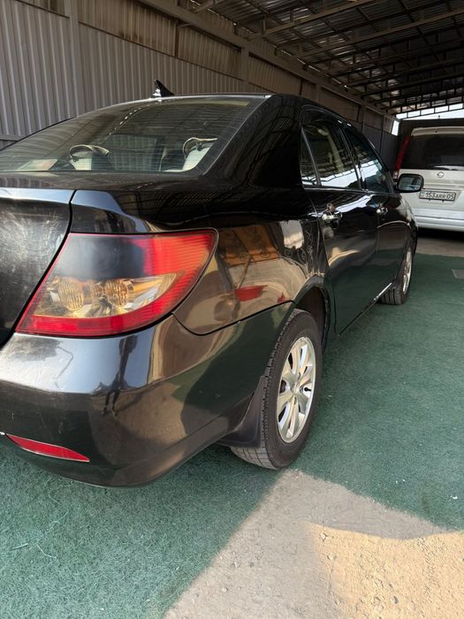 BUD F-7 (Тоёта королла аналог)