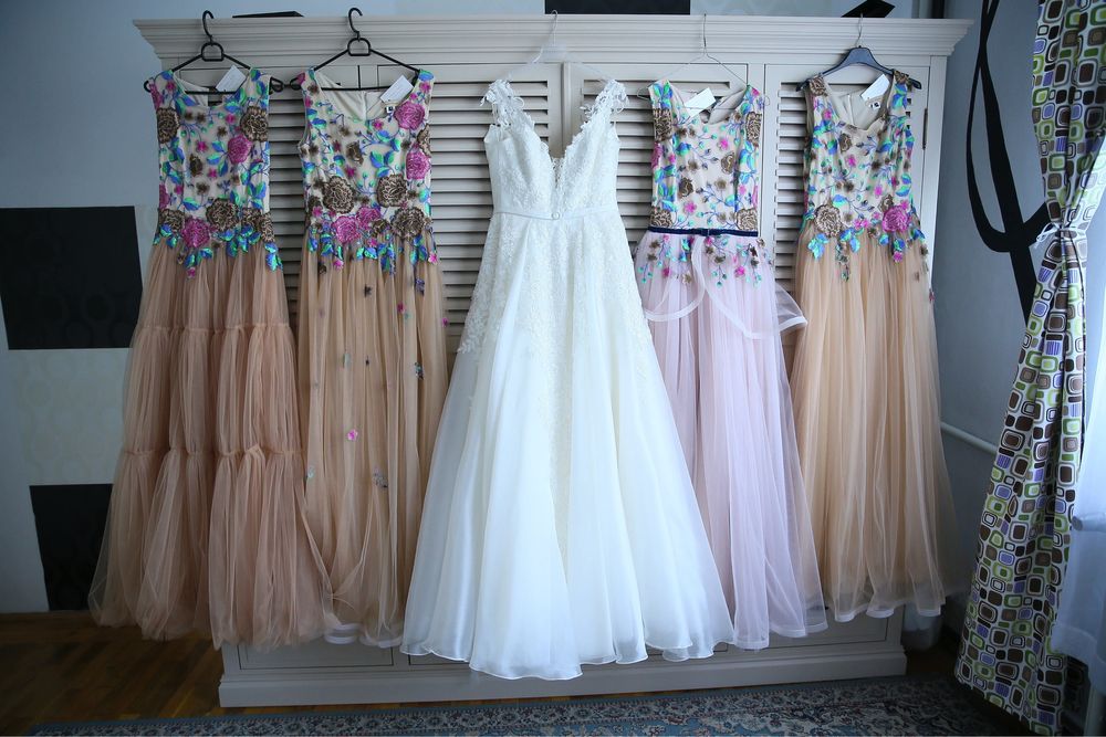 Vand 2 rochii elegante designer pt bal absolvire,nunta,evenimente