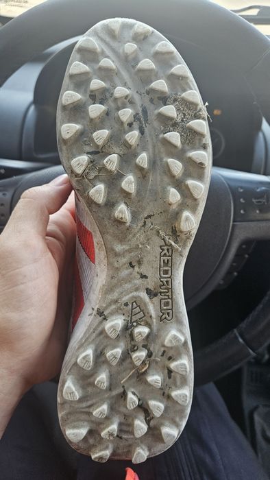 Vand ghete sintetic Adidas Predato 40r