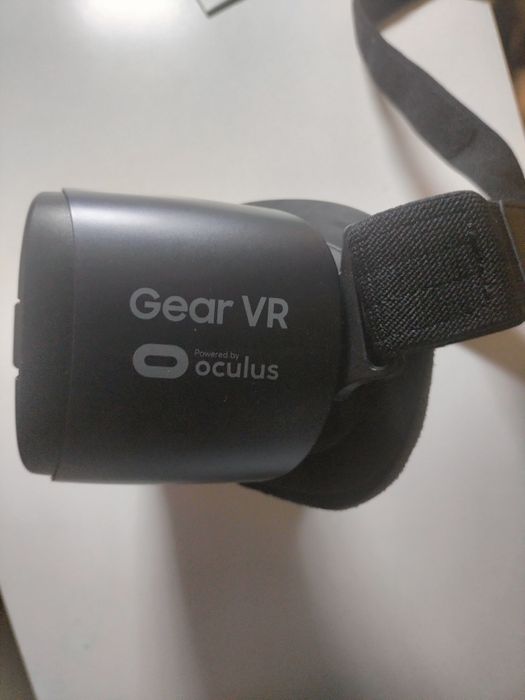 Samsung Gear VR with controler