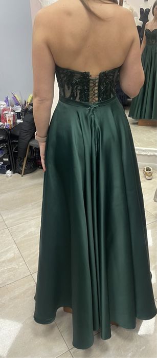 Продавам официална-бална рокля в зелено