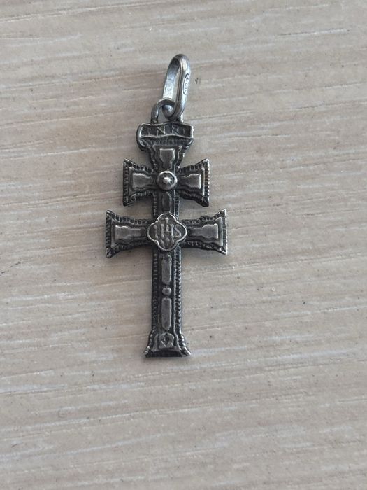 Сребърен кръст .