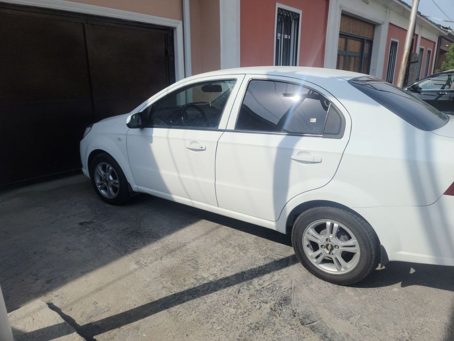 Нексия 3 сотилади срочно!!!