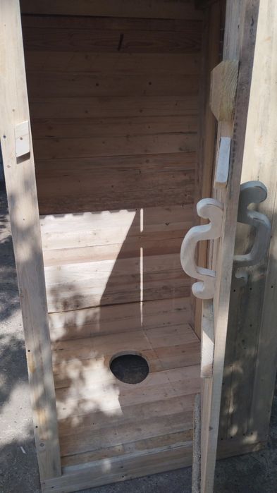 Продам деревянный туалет и душ