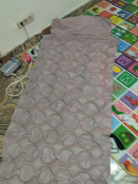 Vând saltea pentru escale cu tot cu acumulator