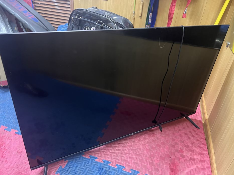 На запчасти телевизор , отдам за спасибо!