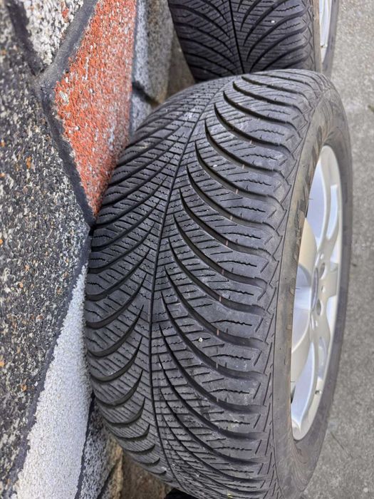 Комплект оригинални алуминиеви джанти Mercedes 17” с всесезонни гуми Goodyear Vector 4Seasons - 235/55/17.