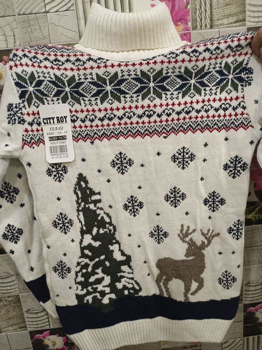 Срочно продам новогодние свитера