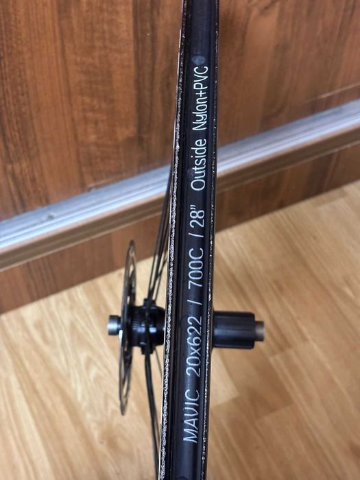 Jante Cursieră Mavic Aksium disk