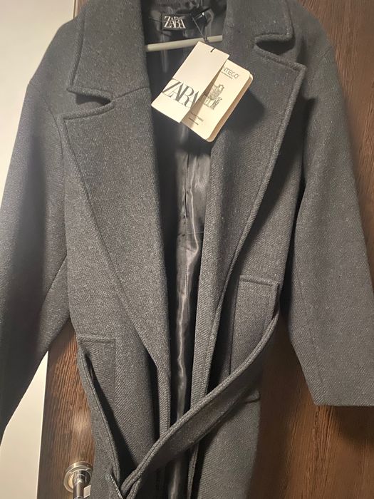 Palton Zara  gri inchis 200 lei