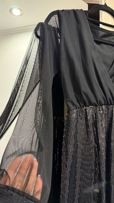 Къса рокля с дълъг ръкав