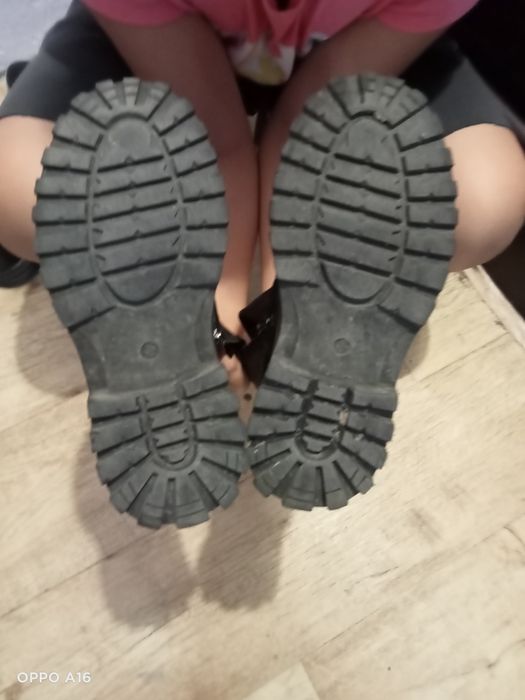 Продам детскую обувь