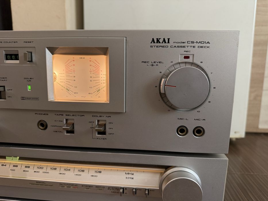 Акай Akai Усилвател , Тунер , Касетен дек