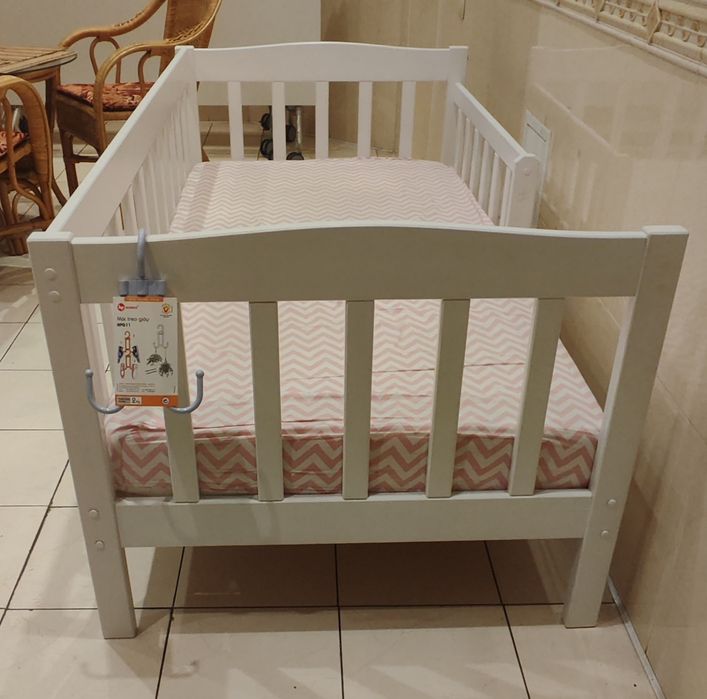 Детская кровать, белая