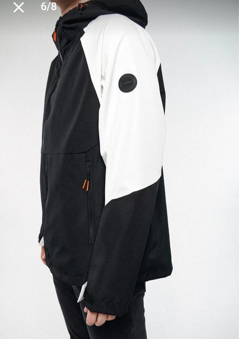 Куртка ветровка