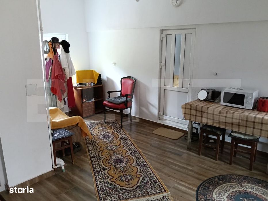 OPORTUNITATE : Proprietate formata din 2 case si teren generos – Sig