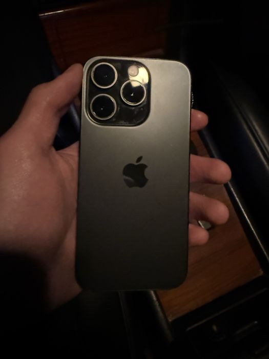 Продаю айфон 15 про