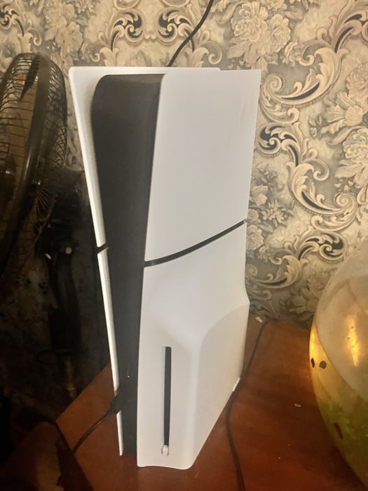 Продам PS5 в отличном состоянии