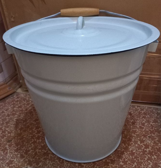 Тарелки,вазы, вёдра