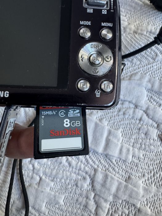 Aparat foto Samsung cu data si ora pe poza