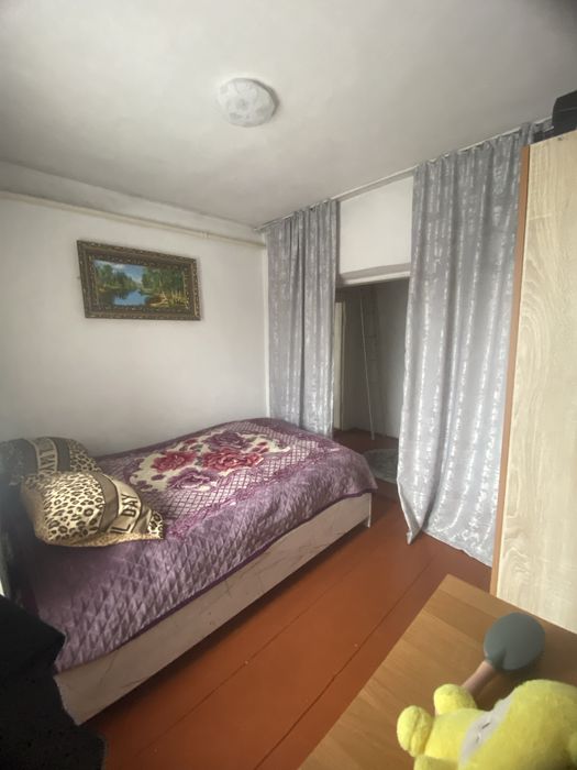 Продаеться дом с большим участком.