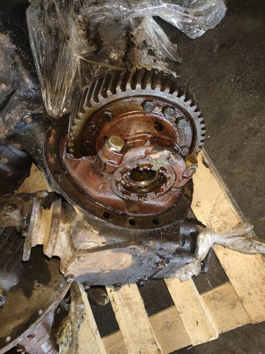 Редуктор Зил-131 средний, задний