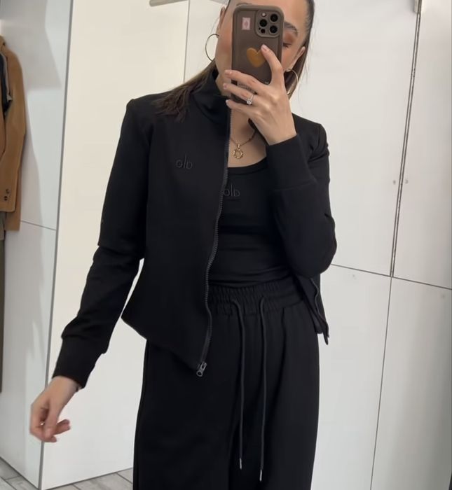 продается женские вещи