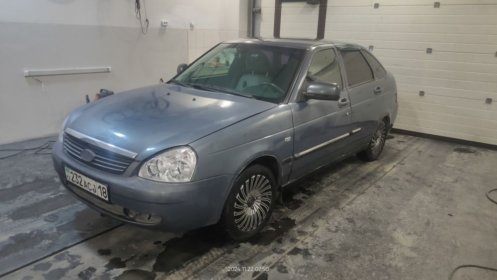 Продам автомобиль ваз 2172 приора.