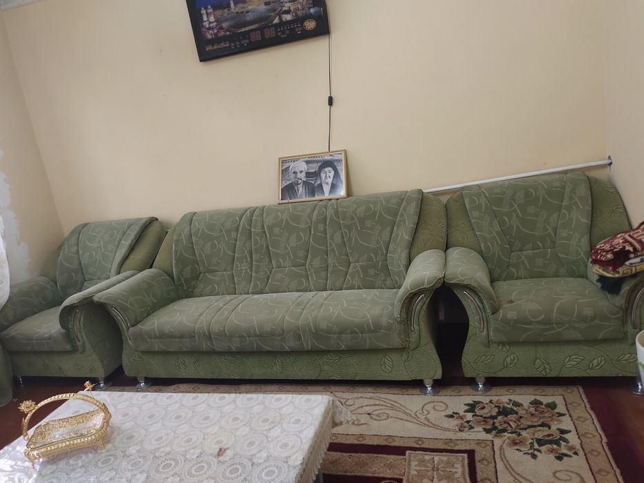 Диван и кресло сотилади