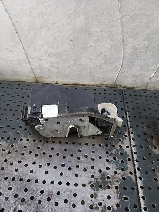 Broasca usa stanga fata bmw seria 3 f30 f31 7229461