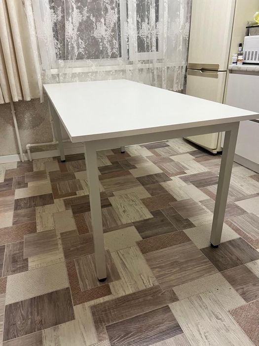 Продажа Стол новая  упакован