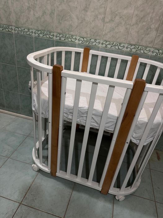 Детская кроватка-манеж