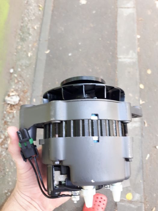 Alternator nou mini incarcator BOBCAT...kubota tva deductibil