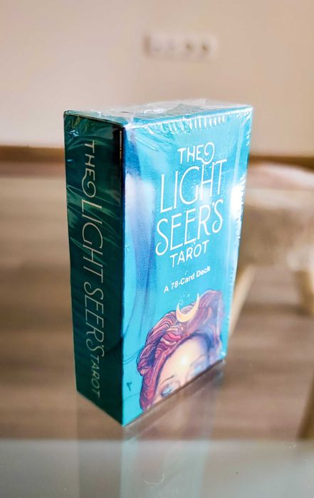 Нови, неразопаковани! 78 карти таро The Light Seer's Tarot