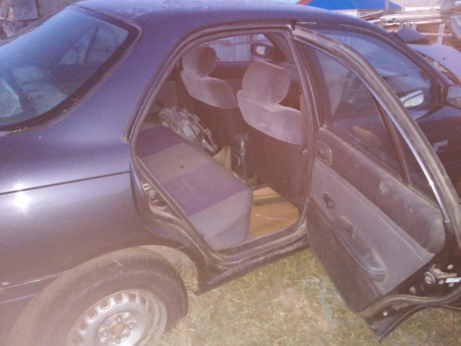 Тайота Карина правый руль.