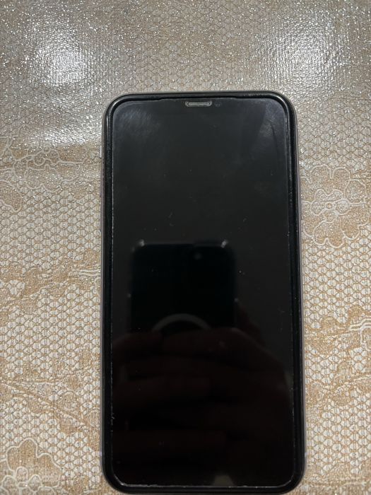 Продам айфон 11