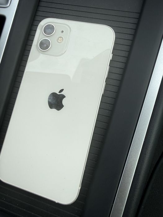 Iphone 12 folosit