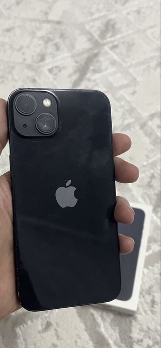 Айфон 13 в хорошем состояний