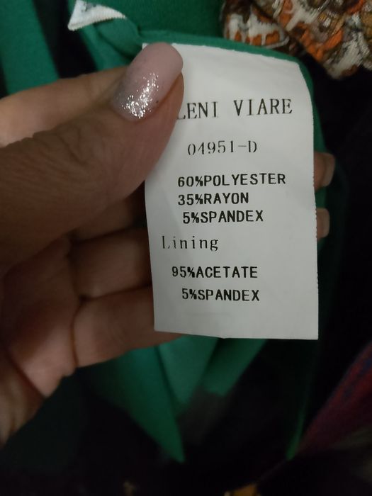 Платье б/у. Цвет зеленый.