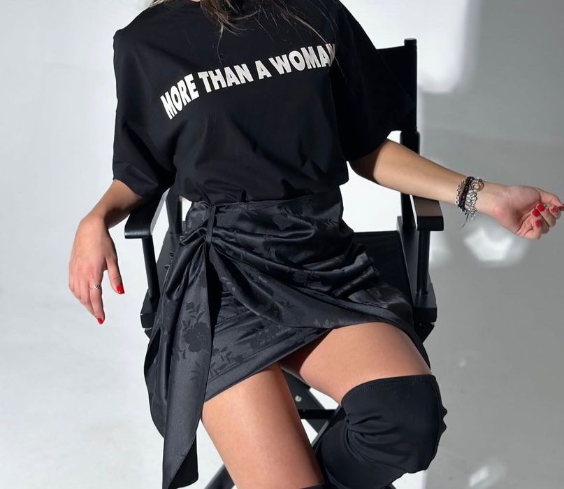 Къса пола от жакард