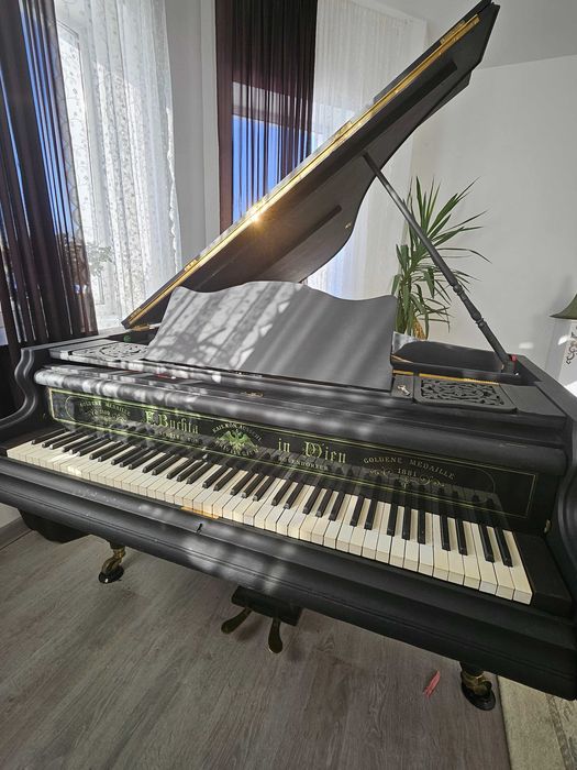 Антиквариат. РОЯЛЬ