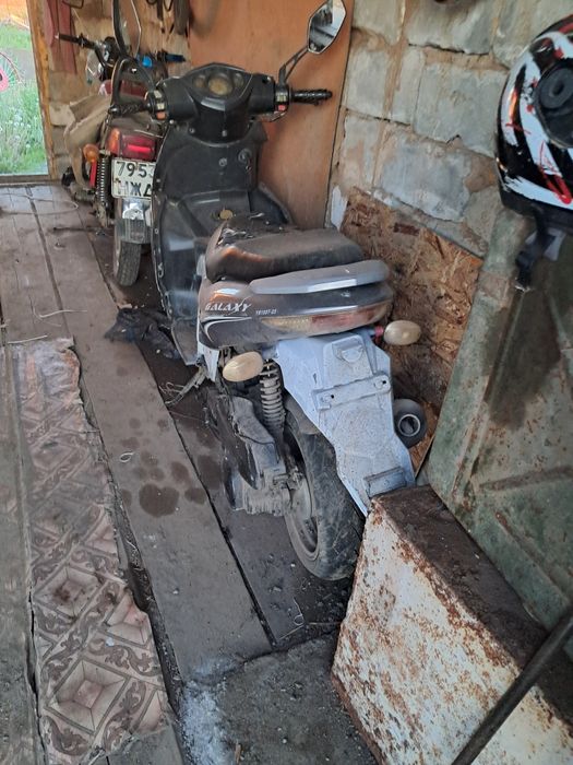 Продам иж планета и скутер