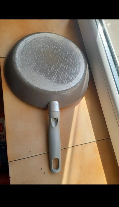 Tigaie Tefal cu suprafață antiaderentă