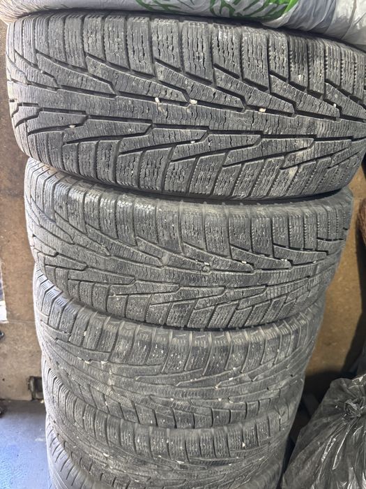 Nokian r17 215/60