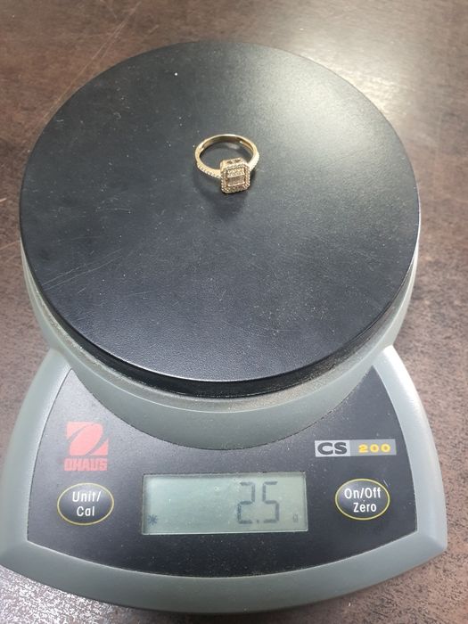 Златен дамски пръстен 2.5гр. 585/14к.