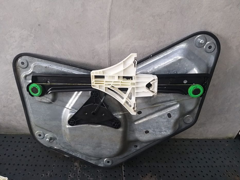 Macara geam electric dreapta spate skoda yeti 5l 5l0839402a